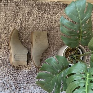 Gap taupe booties